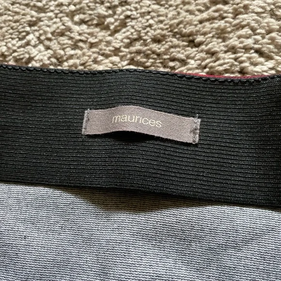 Maurices women’s extra small red / black plaid skirt - Picture 3 of 6